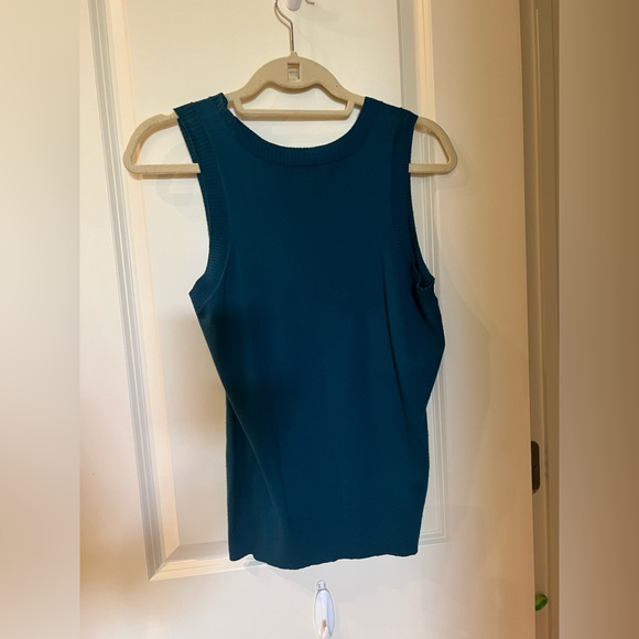 Express Tank Top - Picture 2 of 3